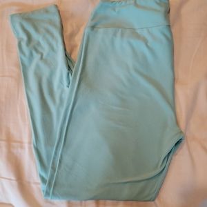 LuLaRoe Tall and Curvy Leggings